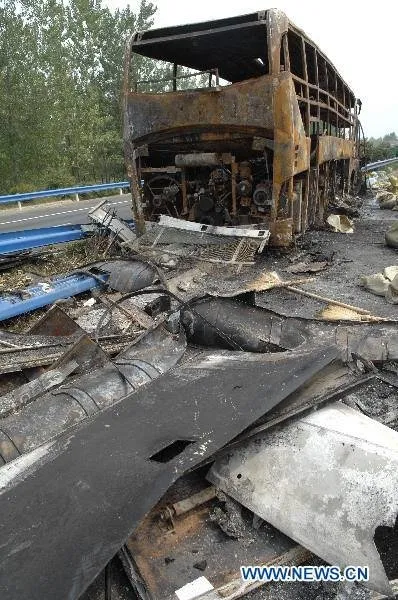 Çin’de otobüs yandı: 41 ölü