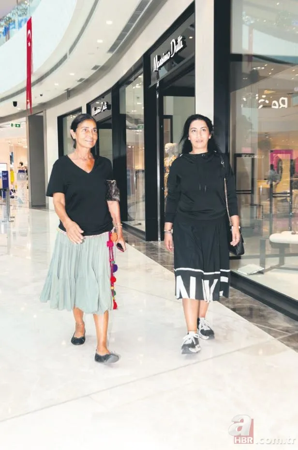 Süperstar Ajda Pekkan beyaz perdeye göz kırptı! 5