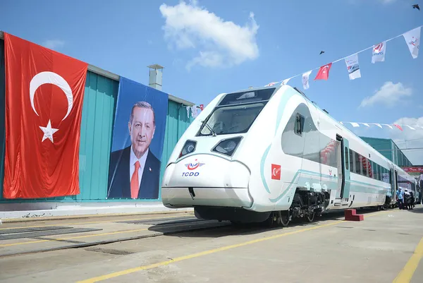 1663701206071.jpg Milli elektrikli trende yeni gelişme! Sertifikasını alarak yolcu taşımaya başlayacak! - 4