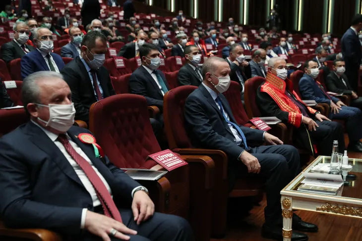 son-dakika-baskan-erdogandan-adli-yil-acilis-toreninde-onemli-aciklamalar-1598952299413.jpg Son dakika: Başkan Erdoğan'dan Adli Yıl Açılış Töreni'nde önemli açıklamalar - 1