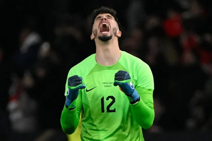 Süper Lig’i sallayacak transfer! Altay Bayındır ezeli rakibe gelmek istiyor