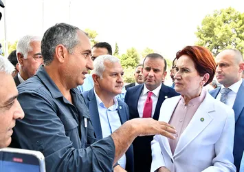 O çiftçinin elektrik faturası yalanı elinde patladı! Meral Akşener'in önünü kesip dert yandı ama gerçek ortaya çıktı...