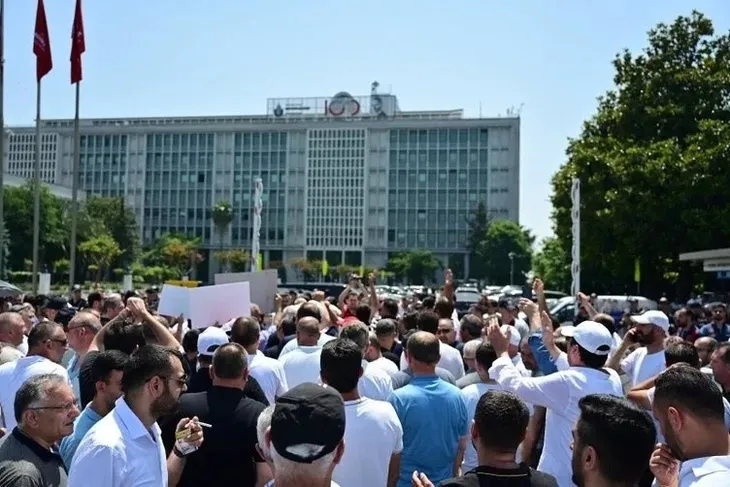 İETT’ye bağlı özel halk otobüsü sahiplerinden İmamoğlu’na tepki: Mağduruz araçlarımıza bakım onarım yapamıyoruz