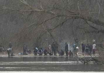 İnsanlık dramı! Sığınmacılar Meriç Nehri'nde yıkandı!