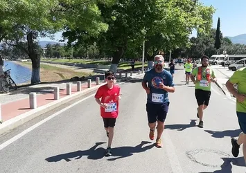 BAKUT'un genç sporcusu Emir Kaan Kebapçı'dan örnek kampanya! Bursa Lösemili Çocuklar Derneği adına koştu