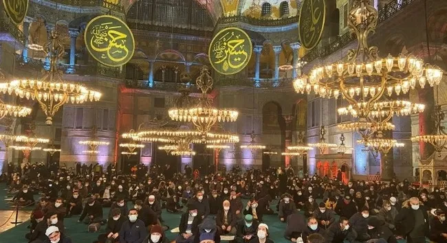 1627033943540.jpg Yarın Ayasofya-i Kebir Camii'nin ibadete açılışının yıl dönümü! - 7