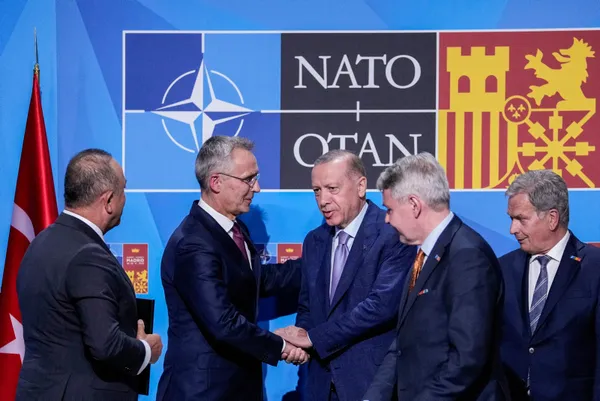 Başkan Erdoğan NATO Zirvesi'nde! İsveç ve Finlandiya'ya üyelik daveti | Stoltenberg'den Türkiye'ye teşekkür - 8
