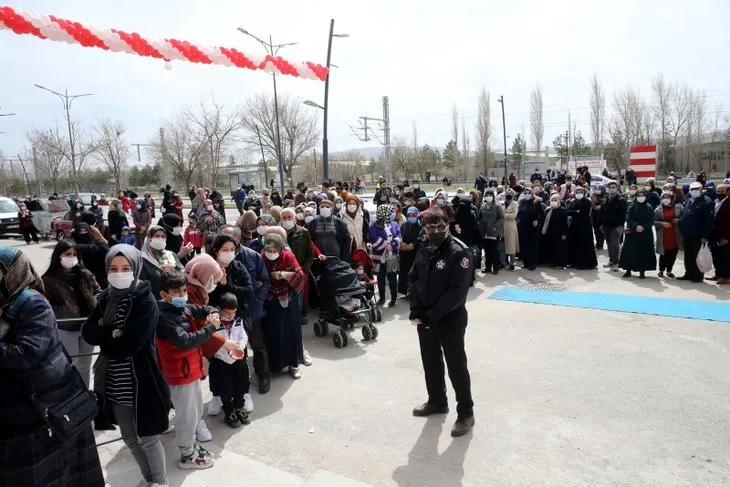 Son dakika | Sivas'ta akılalmaz görüntüler! Ne kural tanıdılar ne de virüs