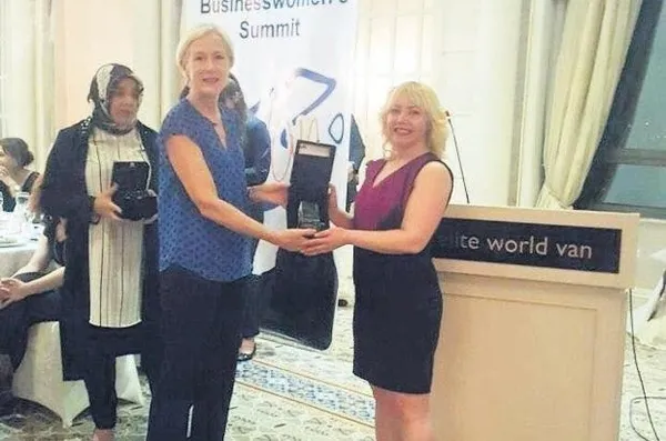 Sözde iş kadını Gülşen Duran PKK kasası çıktı! ABD’den ödül almıştı