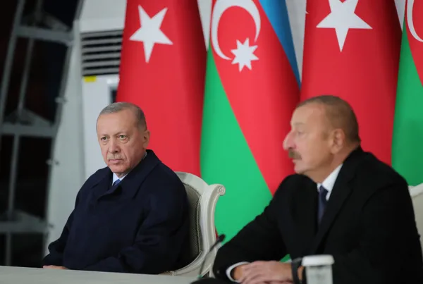 son-dakika-ilham-aliyev-29-ekim-cumhuriyet-bayrami-dolayisiyla-baskan-erdogani-kutladi-1635417471936.jpg Son dakika: İlham Aliyev 29 Ekim Cumhuriyet Bayramı dolayısıyla Başkan Erdoğan'ı kutladı - 2