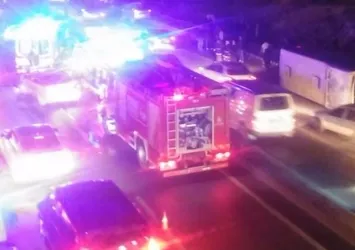 İstanbul'da halk otobüsü devrildi!