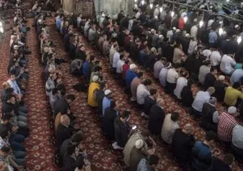 İstanbul'da ilk teravih namazı kılındı