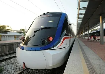 Sinyal kablolarına zarar verildi: İZBAN seferleri durdu