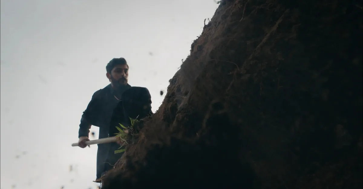 Genco toprağa veriliyor! | Sen Anlat Karadeniz 64. final bölümü