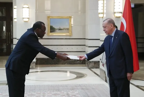 Son dakika: Başkan Erdoğan'a güven mektubu sundular! Cumhurbaşkanlığı Külliyesi'nde peş peşe önemli kabuller - 3