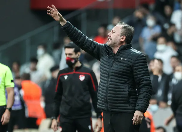 besiktas-teknik-direktoru-sergen-yalcindan-ajax-maci-oncesi-sakatlik-aciklamasi-pjanic-de-forma-giyemeyecek-1632522226943.jpg Beşiktaş Teknik Direktörü Sergen Yalçın'dan Ajax maçı öncesi sakatlık açıklaması! Pjanic de forma giyemeyecek - 1