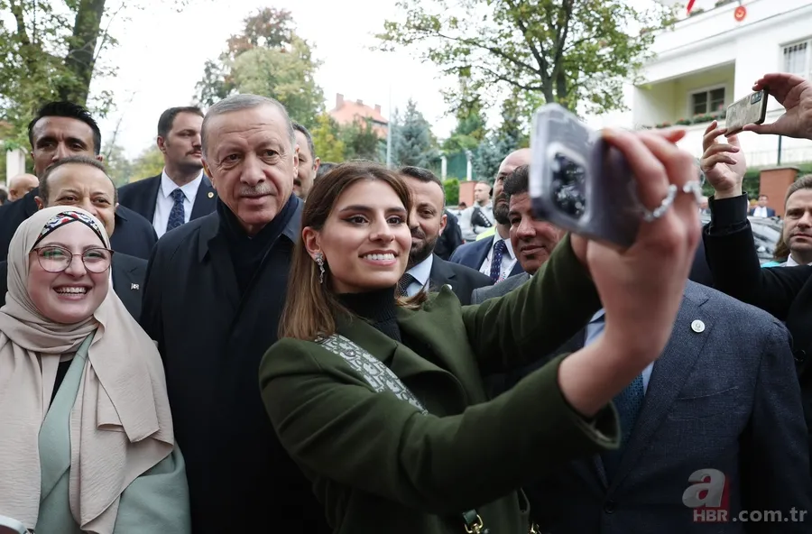 Başkan Erdoğan'a Çekya'nın başkenti Prag'da sevgi seli: Hoş geldin Reis! Ölümüne seninleyiz 10