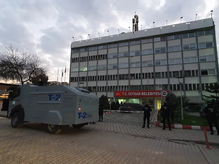 CHP’li Ceyhan Belediyesi’ndeki rüşvet skandalının detayları ortaya çıktı! İmara aykırı 100 projeden 300 milyonluk vurgun