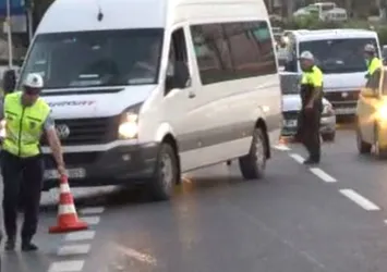 Polis tek tek durduruyor! İşte İstanbul trafiğinde son durum