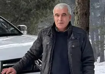 Kestiği kavak ağacını altında kalıp öldü