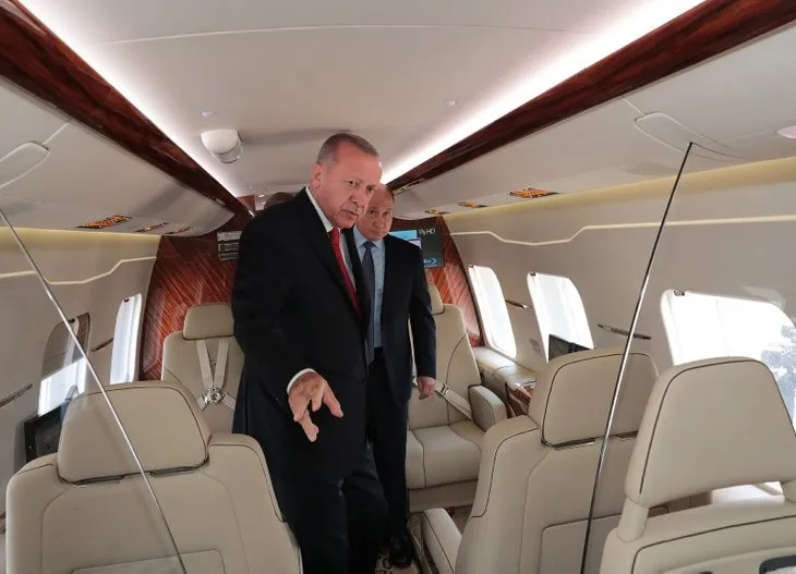 Başkan Erdoğan ve Putin SU-57'nin başında incelemelerde bulundu
