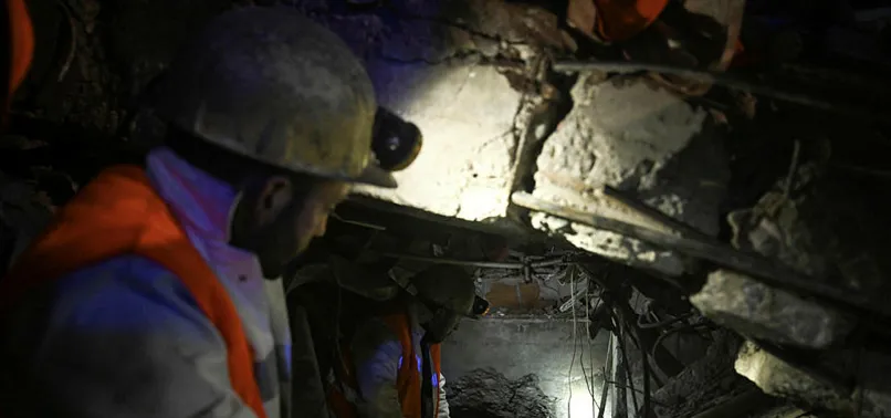 Deprem için yoğun mesai harcayan madencilerden duygu dolu mesaj: "Ne yazık ki su ve elektrik olmadığından..."