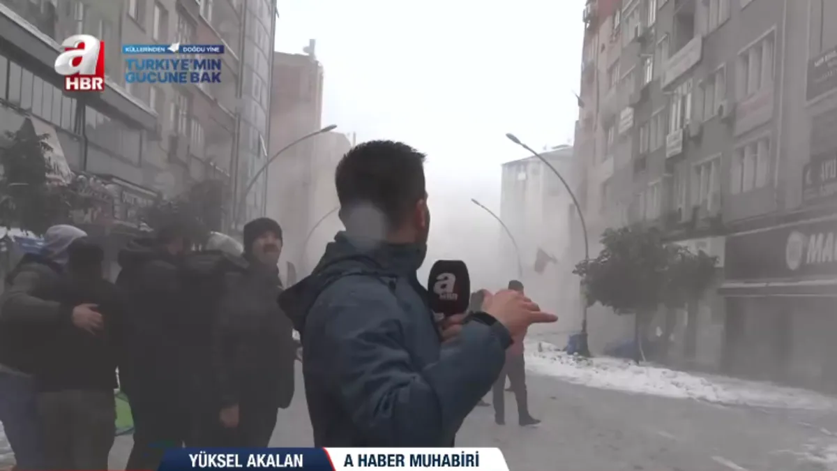 A Haber Malatya'da deprem anlarını böyle kaydetmişti! Depremzede kızı kucağında taşıdı: "Korkma geçti"