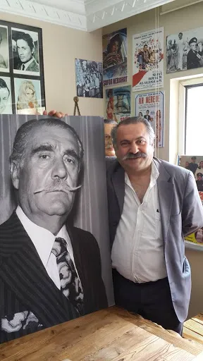 usta-oyuncu-muharrem-erdemir-hayatini-kaybetti-1617784220209.jpg Usta oyuncu Muharrem Erdemir hayatını kaybetti! Muharrem Erdemir kimdir? - 3