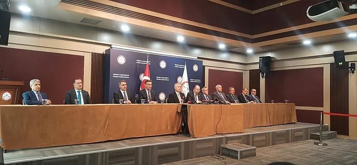 iste-31-martin-kesin-sonuclari-ysk-baskani-yener-tek-tek-acikladi-hangi-parti-kac-belediye-kazandi-1715014744730.jpeg İşte 31 Mart'ın kesin sonuçları! YSK Başkanı Yener tek tek açıkladı: Hangi parti kaç belediye kazandı? - 2