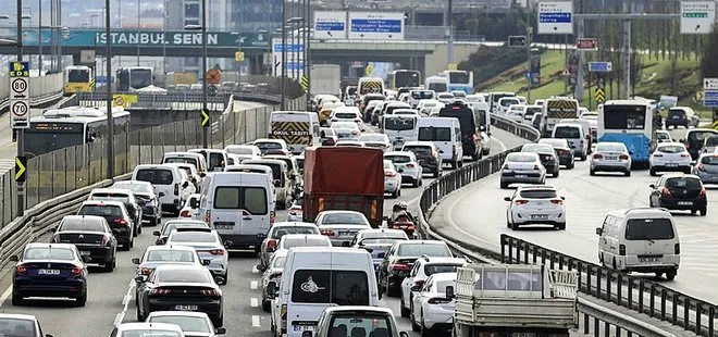 Sokağa çıkma kısıtlaması öncesi İstanbul trafiğinde son durum