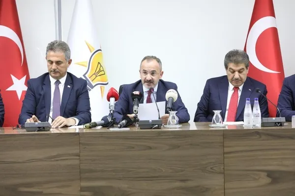 AK Parti’den halka hizmet sunmayan 11 şehrin CHP’li belediyelerine manifesto! Zehir zemberek sözler