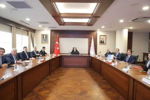 Finansal İstikrar Komitesi Hazine ve Maliye Bakanı Şimşek başkanlığında toplandı! Dezenflasyon sürecinde alınabilecek ilave tedbirler masaya yatırıldı