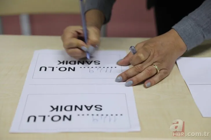 Türkiye bir kez daha sandık başında! Tarihi seçime vatandaşlardan yoğun ilgi