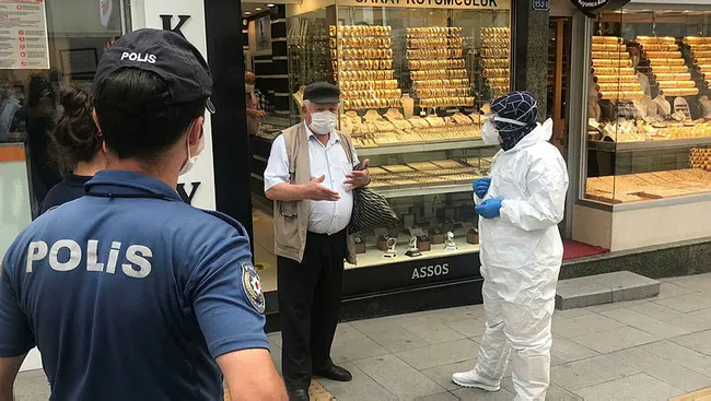 Karabük’te minibüsteki yolcunun korona olduğunu sanıp polisi aradılar - 1