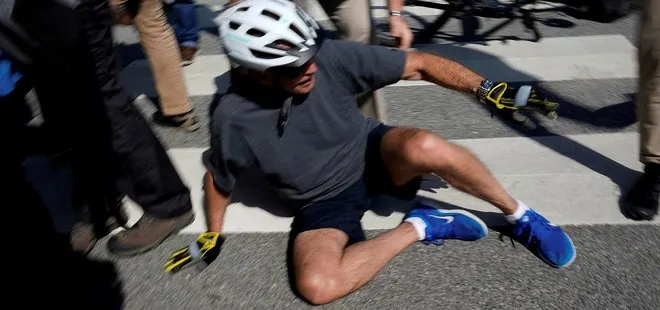 ABD Başkanı Joe Biden bisikletten düştü! El sallamaya çalışırken kaza geçirdi