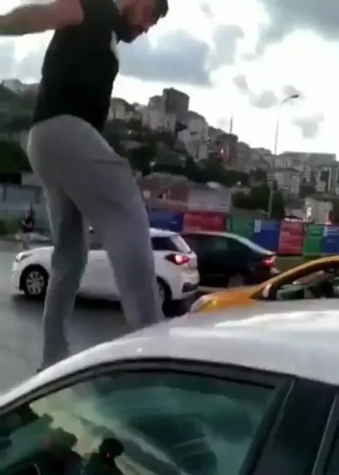 İstanbul'da başörtülü kadın doktora dehşeti yaşatan magandaya dava! - 1