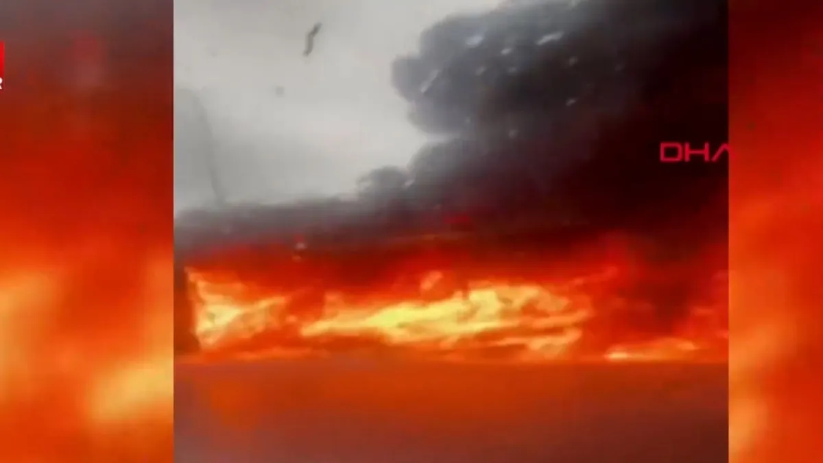 İstanbul’da 3. köprü çıkışında TIR yangını