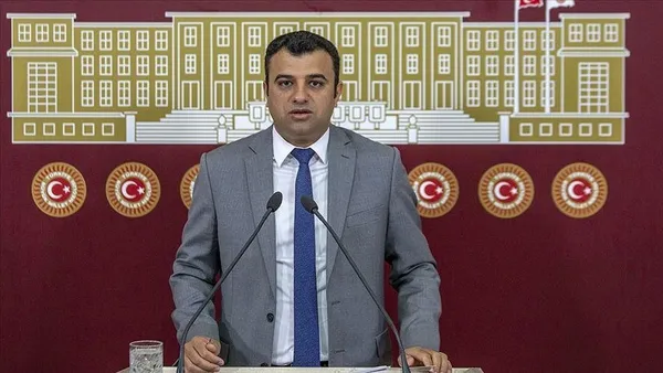 yeni-donemin-ilk-dokunulmazlik-dosyalari-mecliste-aralarinda-ozgur-ozel-de-bulunuyor-1691482999029.jpeg Yeni dönemin ilk dokunulmazlık dosyaları Meclis'te! Aralarında Özgür Özel de bulunuyor - 2
