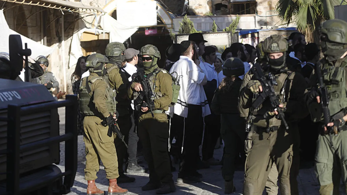 Siyonist işgalcilerden Batı Şeria'da barbar saldırılar! Araçlar ateşe verildi