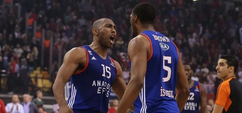 Anadolu Efes seride üstünlük peşinde