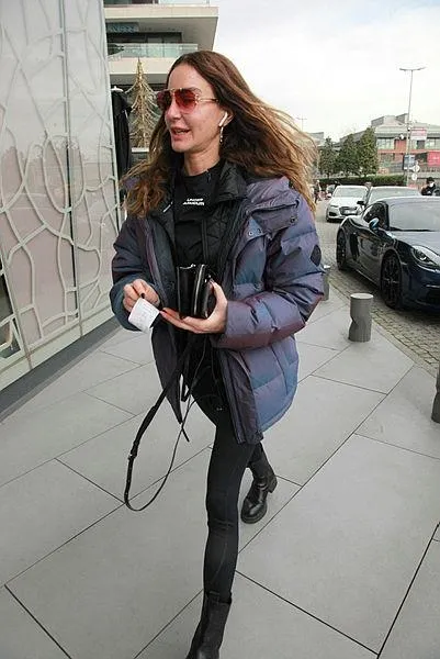 cagatay-ulusoy-ve-ece-sukan-cifti-sessiz-sedasiz-ayrildi-1692682883618.jpeg Çağatay Ulusoy Ece Sükan aşkı sessiz sedasız ayrıldı - 4