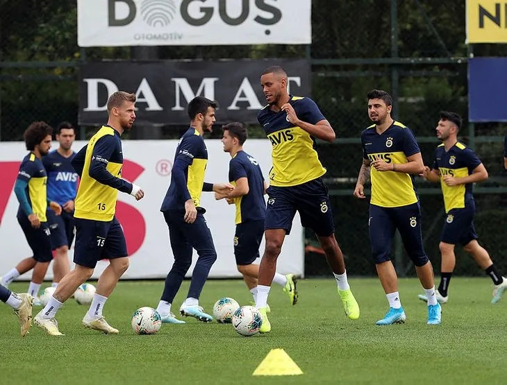 Fenerbahçe'de yaprak dökümü! 3 futbolcu yolcu