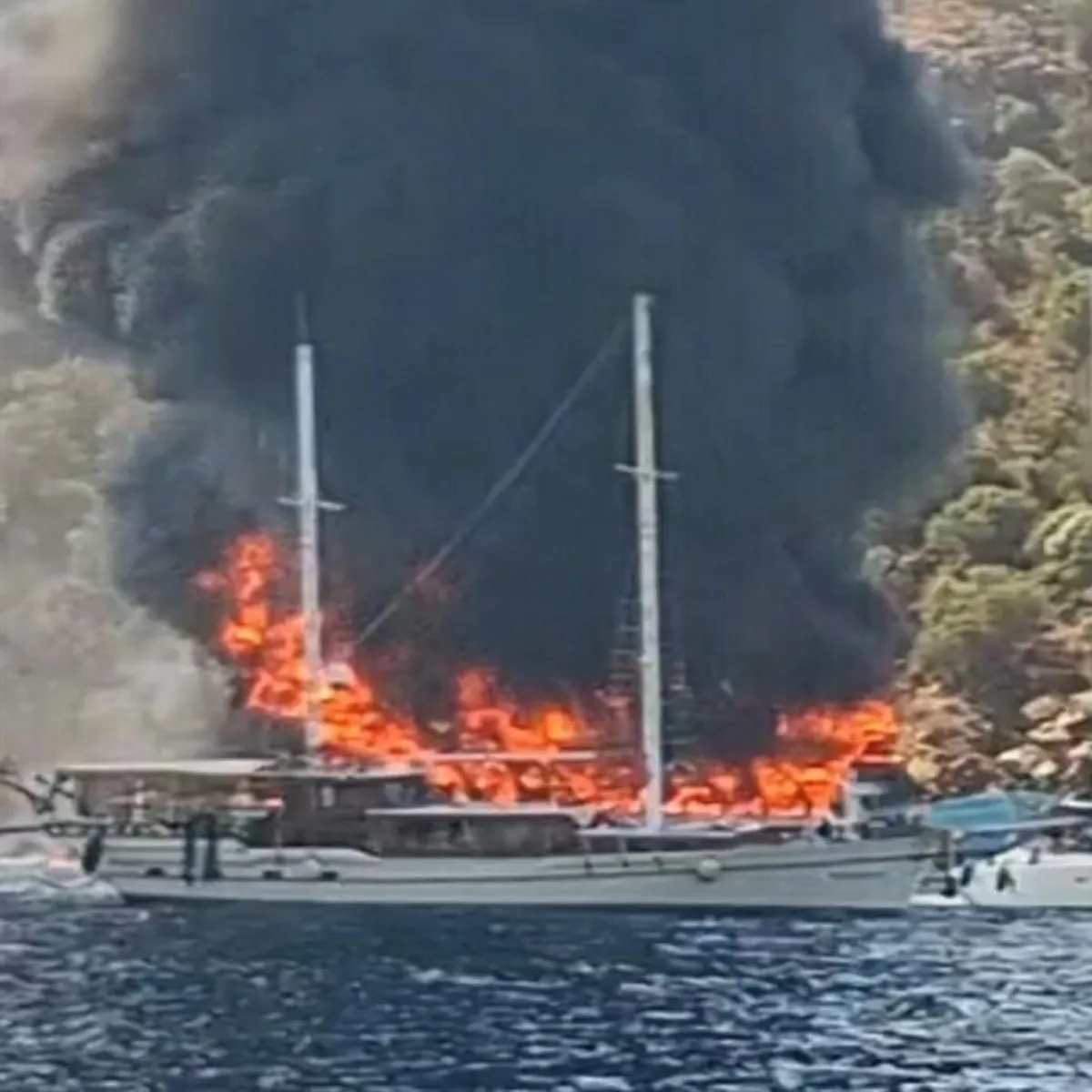 Fethiye’de can pazarı! Tekne yandı: 115 yolcu suya atladı