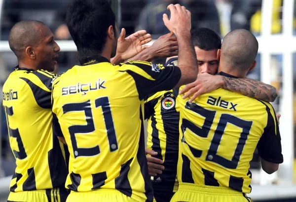 1624901351379.jpg Fenerbahçe'de sürpriz ayrılık! Mehmet Aurelio görevinden ayrıldığını duyurdu - 2