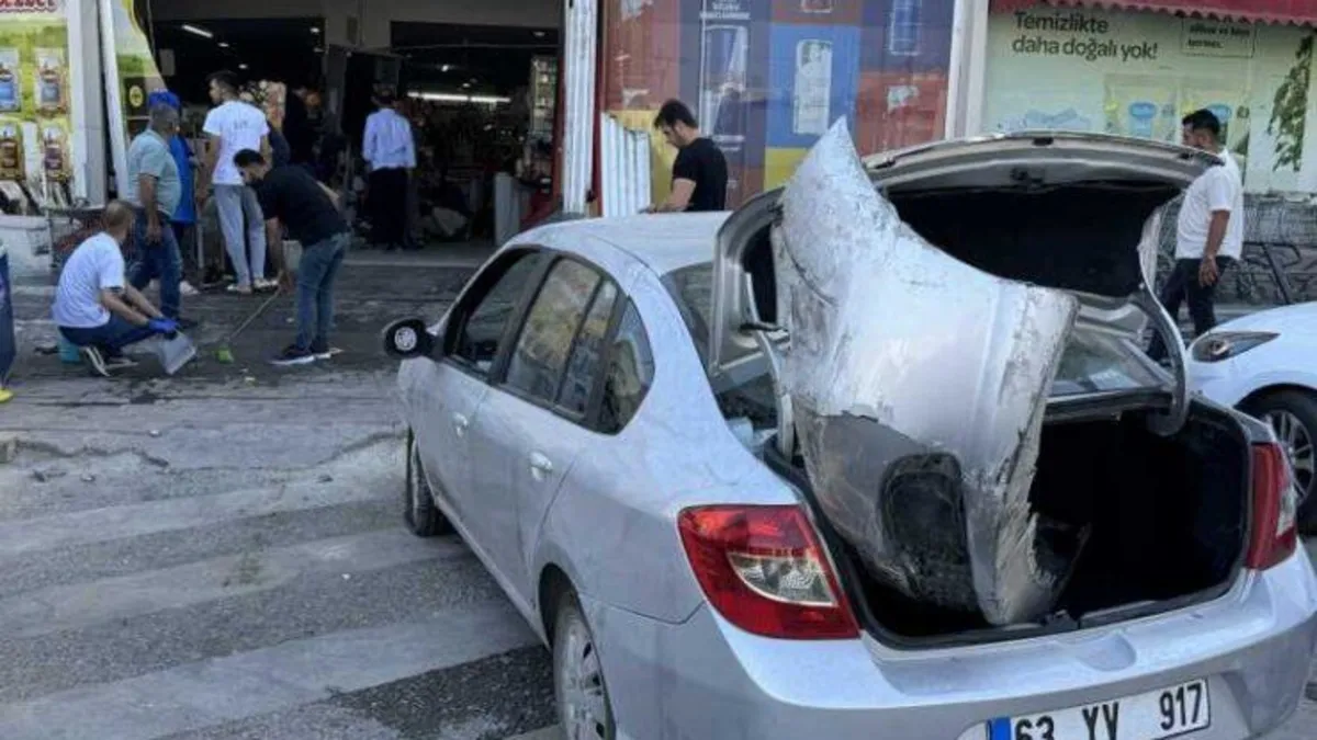 Şanlıurfa'da kontrolden çıkan otomobil markete girdi!