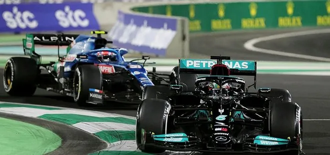 F1 Suudi Arabistan Grand Prix’sini Hamilton kazandı! Sezonun bitimine bir yarış kala...