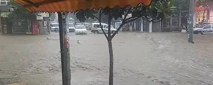 Son dakika | Balıkesir Bursa ve İzmir! Sağanak yağış sonrası ortalık savaş alanına döndü - 2