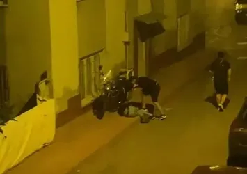 Samsun'da 2 kişi sokak ortasında darbedildi