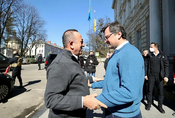 Son dakika: Dışişleri Bakanı Mevlüt Çavuşoğlu, Ukraynalı mevkidaşı Dmitro Kuleba ile görüştü: Ateşkes umudumuz arttı