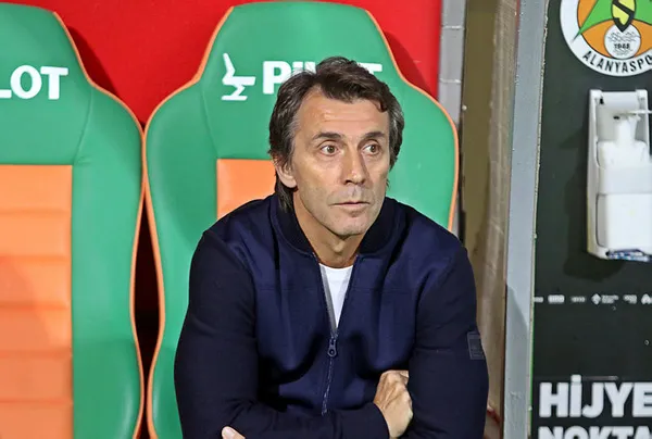 caykur-rizesporun-yeni-hocasi-bulent-korkmaz-1645370917400.jpg Çaykur Rizespor'un yeni hocası Bülent Korkmaz - 1